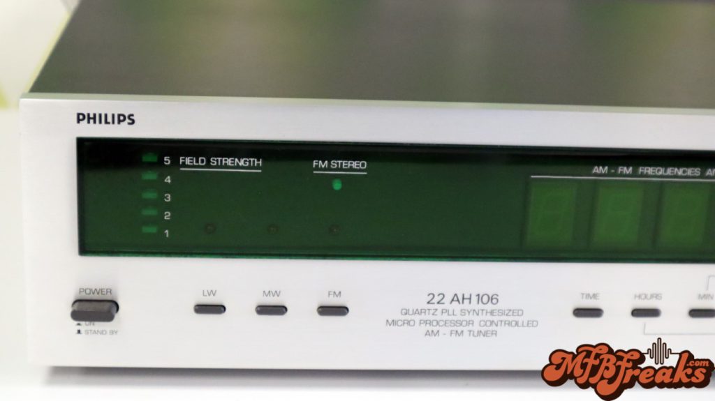Philips 22AH106 digitale AM-FM tuner - MFBFreaks.com